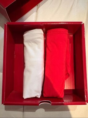 Skims fits everybody things, red and white